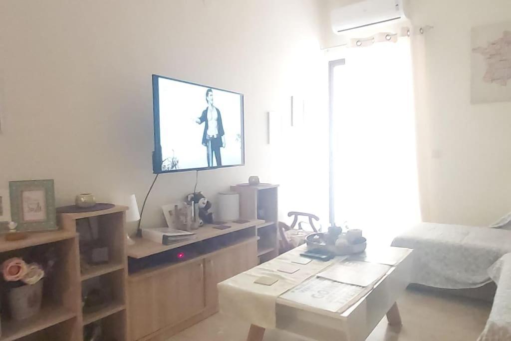 Theano'S Cozy & Quiet Lux Central Flat - Wifi & Full Amenities Pátra Kültér fotó
