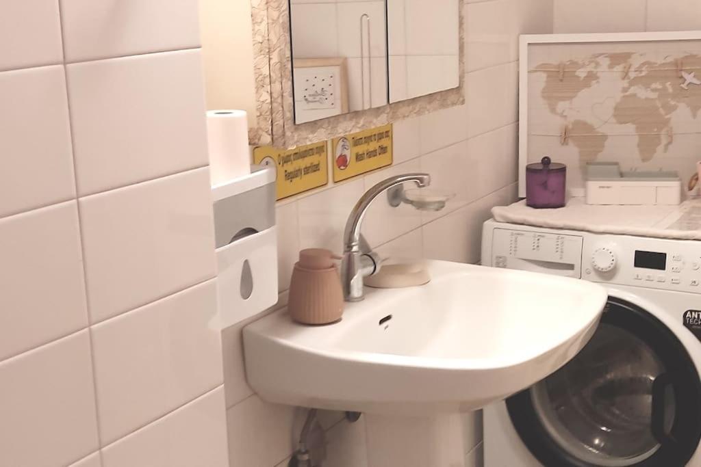 Theano'S Cozy & Quiet Lux Central Flat - Wifi & Full Amenities Pátra Kültér fotó
